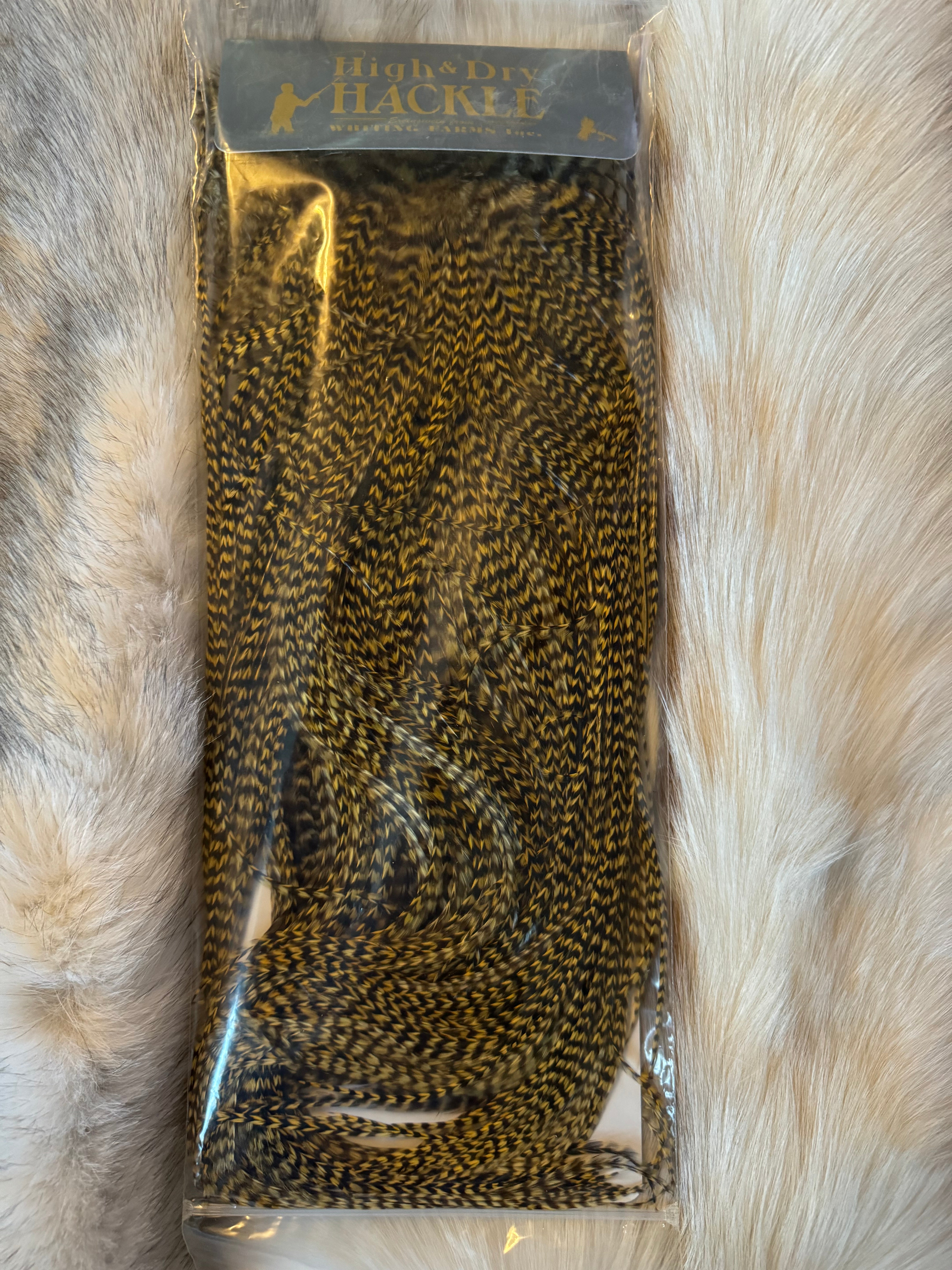 Whiting Capes - High & dry Hackle saddle - Grizzly Dyed Golden Straw